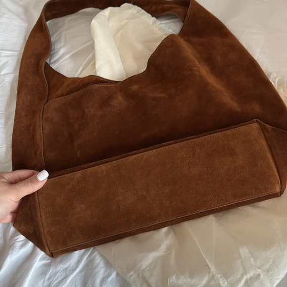 Brand new QUINCE Italian Suede Slouchy Shoulder Bag - Picture 3 of 5